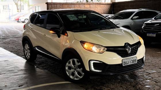 RENAULT CAPTUR 1.6 16V SCE FLEX LIFE X-TRONIC RENAULT CAPTUR 1.6 16V SCE FLEX LIFE X-TRONIC